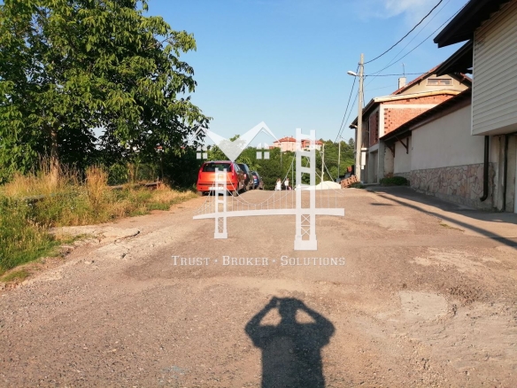 Лозен. Парцел за застрояване на затворен комплекс. - 0