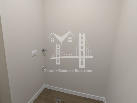 Младост 4, тристаен ремонтиран и полуобзаведен апартамент. До "Бизнес Парк" - 0