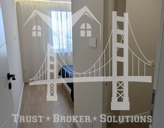 Младост 4, тристаен ремонтиран и полуобзаведен апартамент. До "Бизнес Парк" - 0