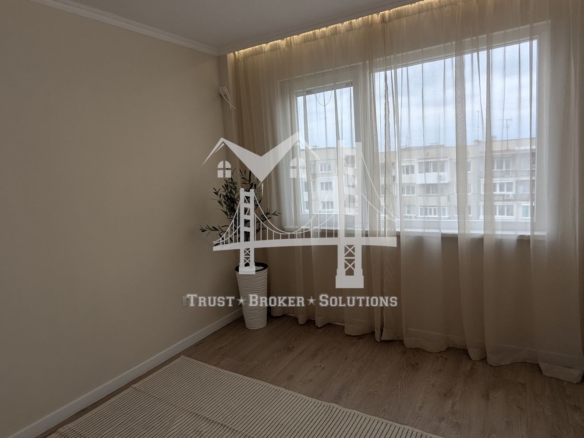 Младост 4, тристаен ремонтиран и полуобзаведен апартамент. До "Бизнес Парк" - 0