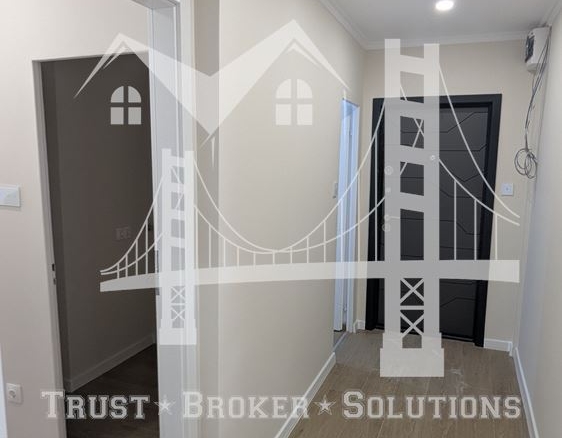 Младост 4, тристаен ремонтиран и полуобзаведен апартамент. До "Бизнес Парк" - 0