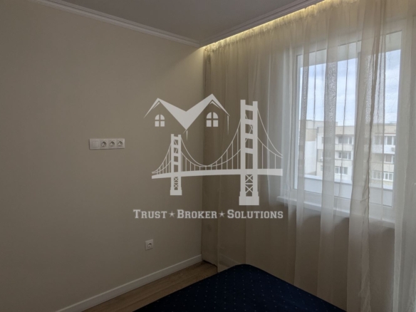 Младост 4, тристаен ремонтиран и полуобзаведен апартамент. До "Бизнес Парк" - 0