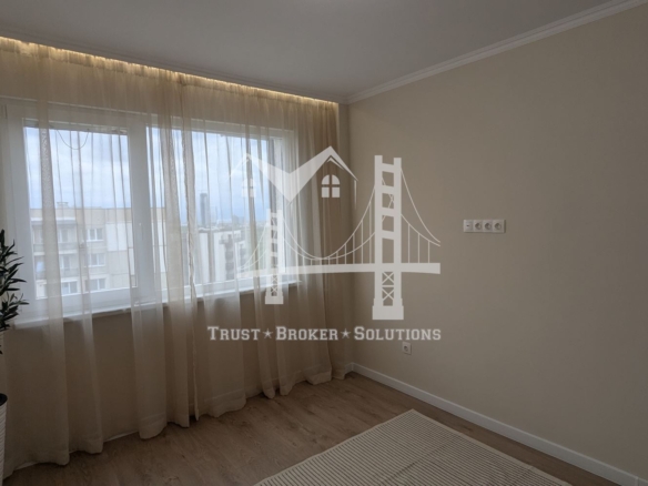 Младост 4, тристаен ремонтиран и полуобзаведен апартамент. До "Бизнес Парк" - 0