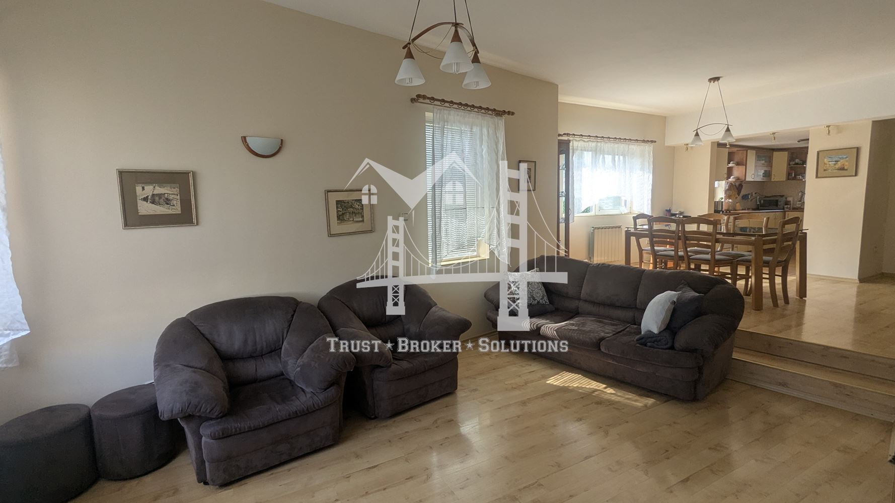 Банкя Михайлово, обзаведена и ремонтирана къща - 0