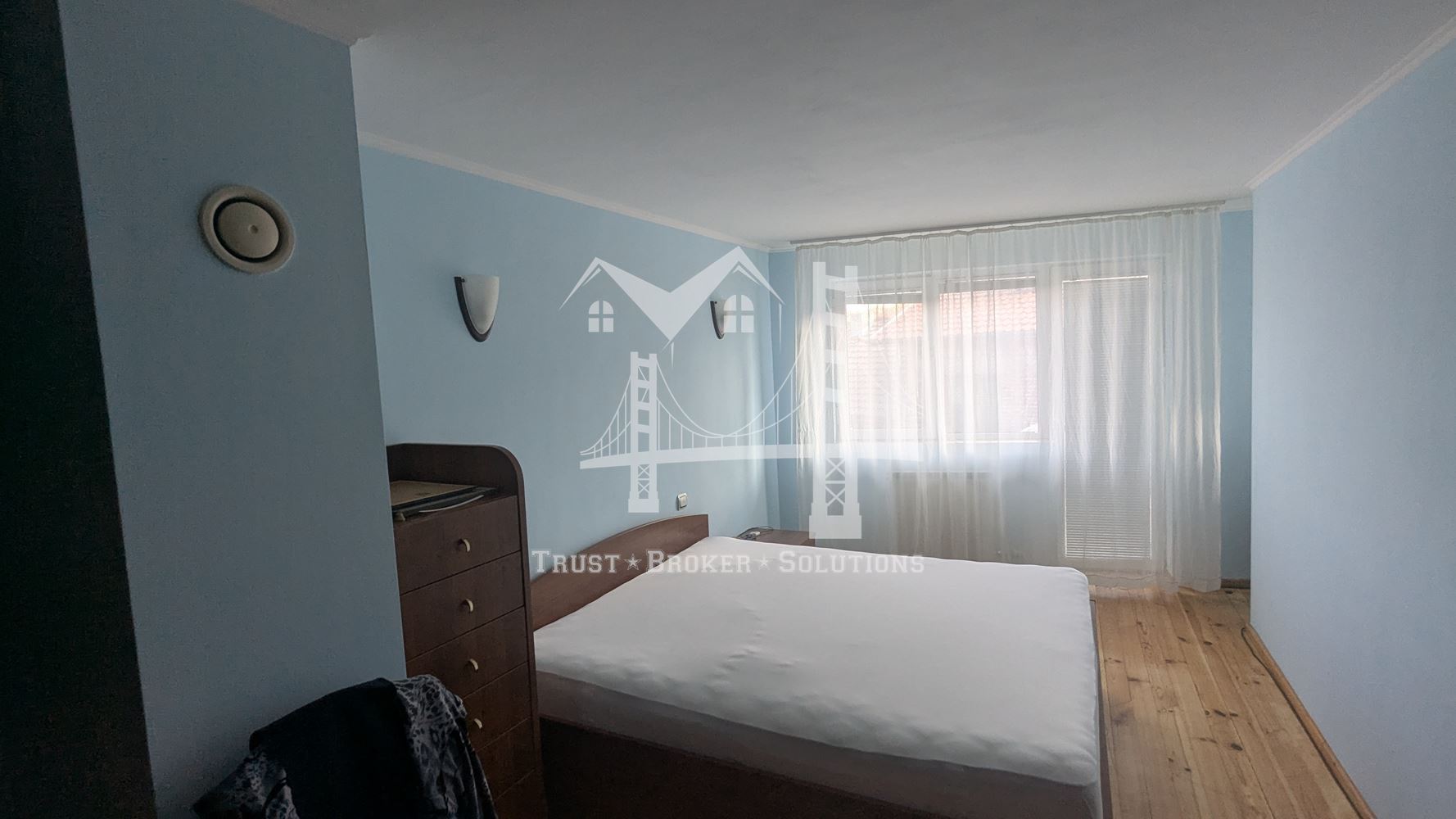 Банкя Михайлово, обзаведена и ремонтирана къща - 0