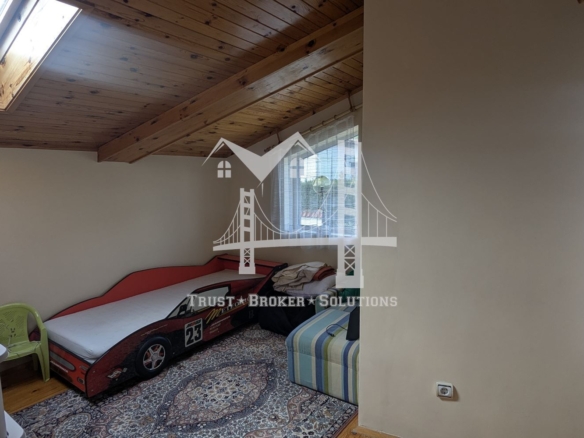 Банкя Михайлово, обзаведена и ремонтирана къща - 0