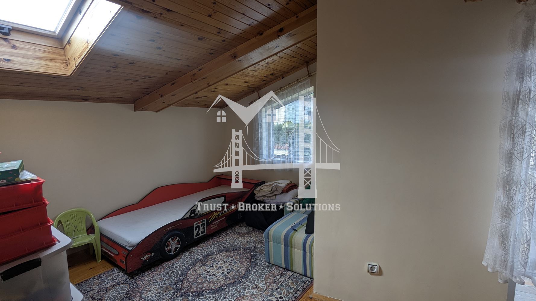 Банкя Михайлово, обзаведена и ремонтирана къща - 0