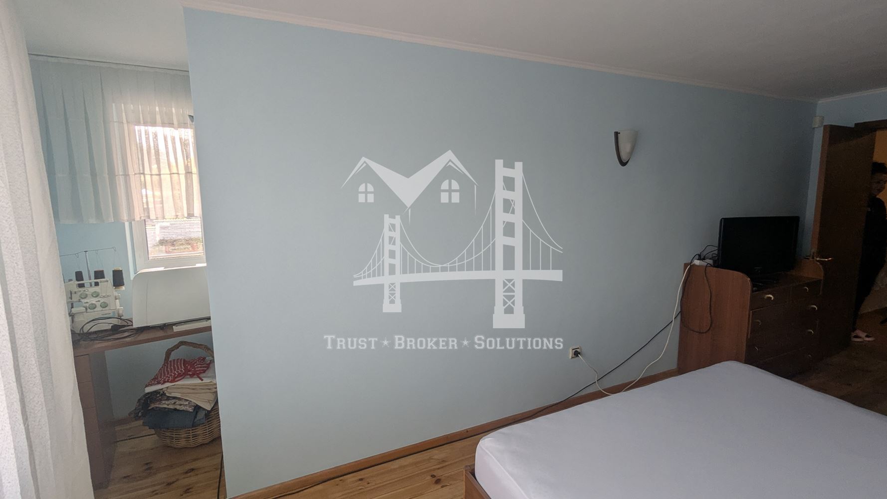 Банкя Михайлово, обзаведена и ремонтирана къща - 0