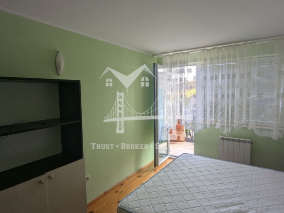 Банкя Михайлово, обзаведена и ремонтирана къща - 0