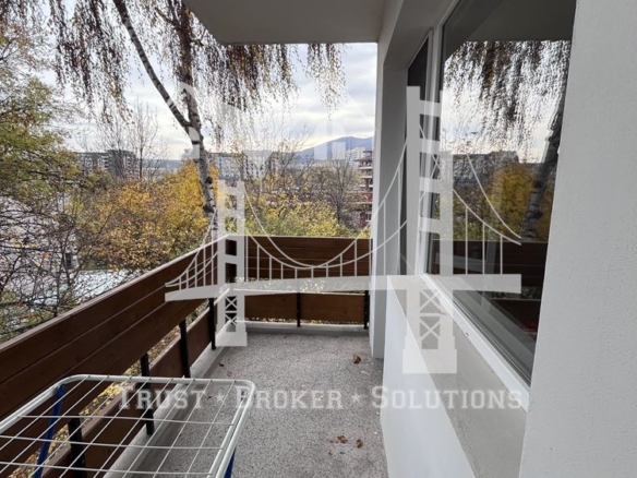 Младост 2, тристаен апартамент, до метро - 0