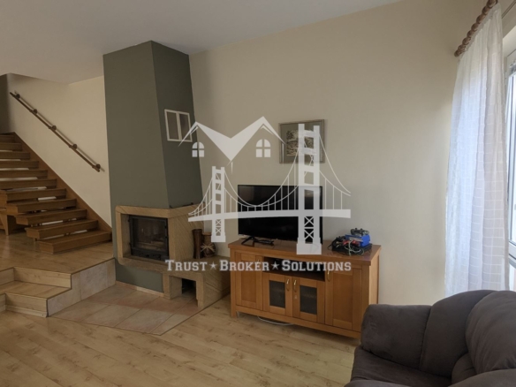 Банкя Михайлово, обзаведена и ремонтирана къща - 0