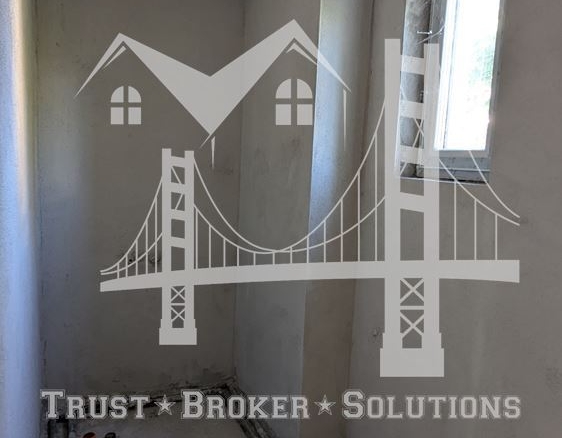 Център, новострояща се сграда за бизнес, офис или тристайни апартаменти. До метро - 0