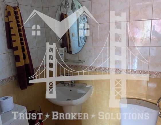 Банкя Михайлово, обзаведена и ремонтирана къща - 0