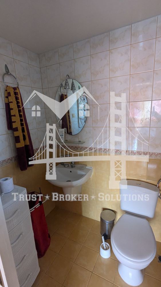 Банкя Михайлово, обзаведена и ремонтирана къща - 0