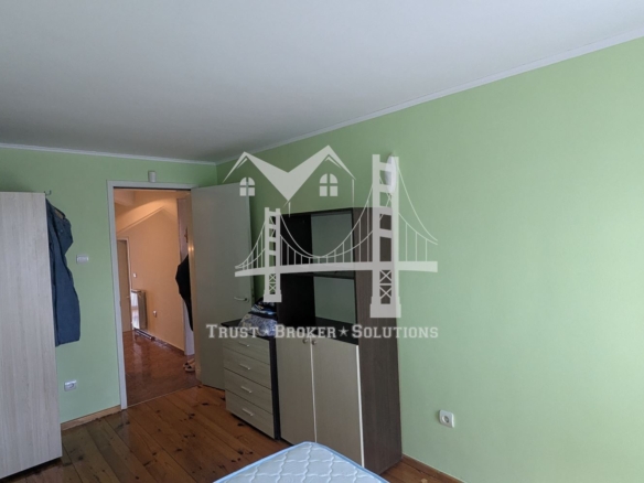 Банкя Михайлово, обзаведена и ремонтирана къща - 0