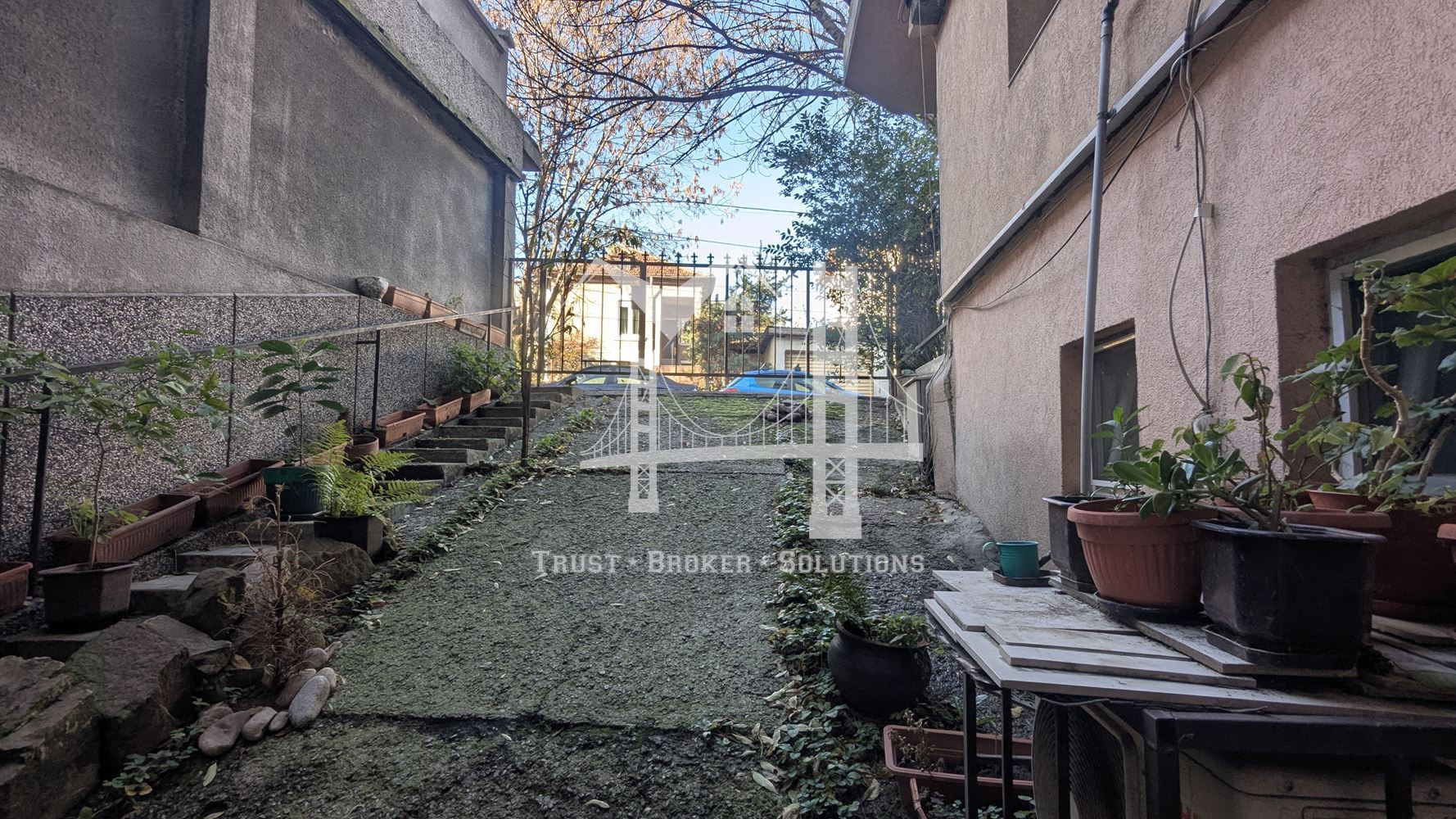 Редута, гараж преустроен на двустаен апартамент - 0