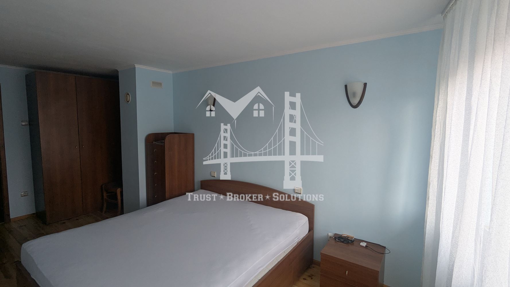 Банкя Михайлово, обзаведена и ремонтирана къща - 0