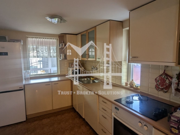 Банкя Михайлово, обзаведена и ремонтирана къща - 0