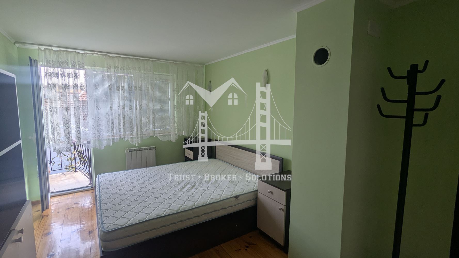 Банкя Михайлово, обзаведена и ремонтирана къща - 0