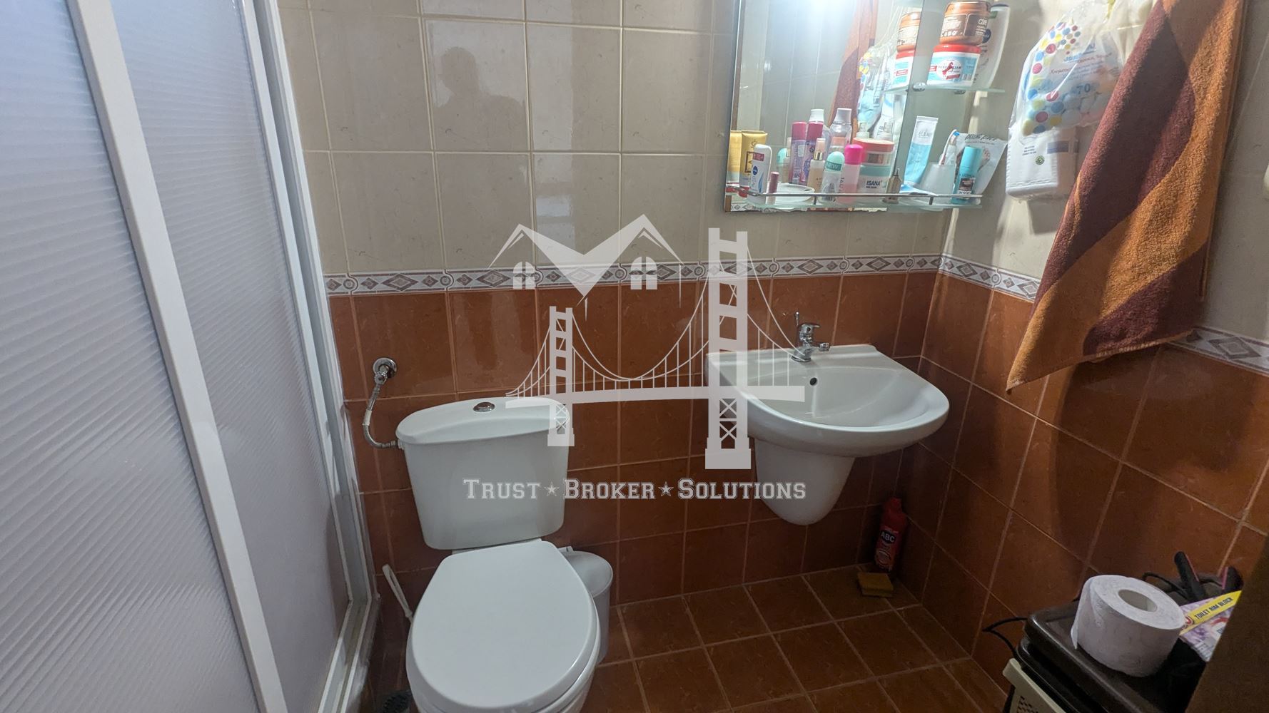 Банкя Михайлово, обзаведена и ремонтирана къща - 0