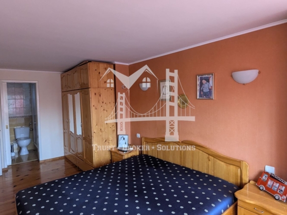 Банкя Михайлово, обзаведена и ремонтирана къща - 0