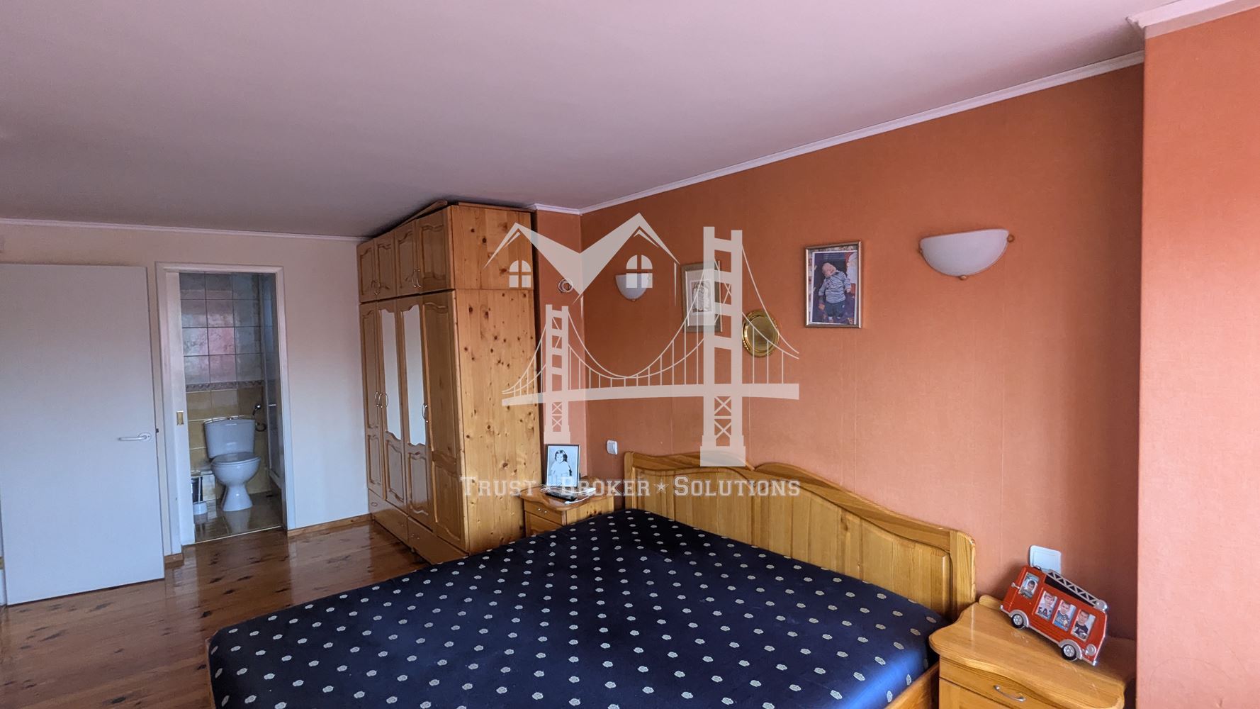 Банкя Михайлово, обзаведена и ремонтирана къща - 0