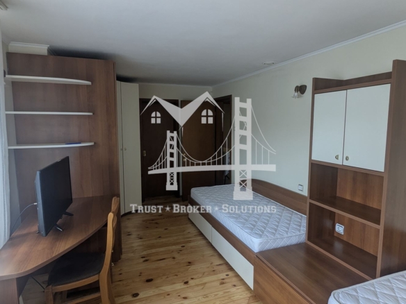 Банкя Михайлово, обзаведена и ремонтирана къща - 0