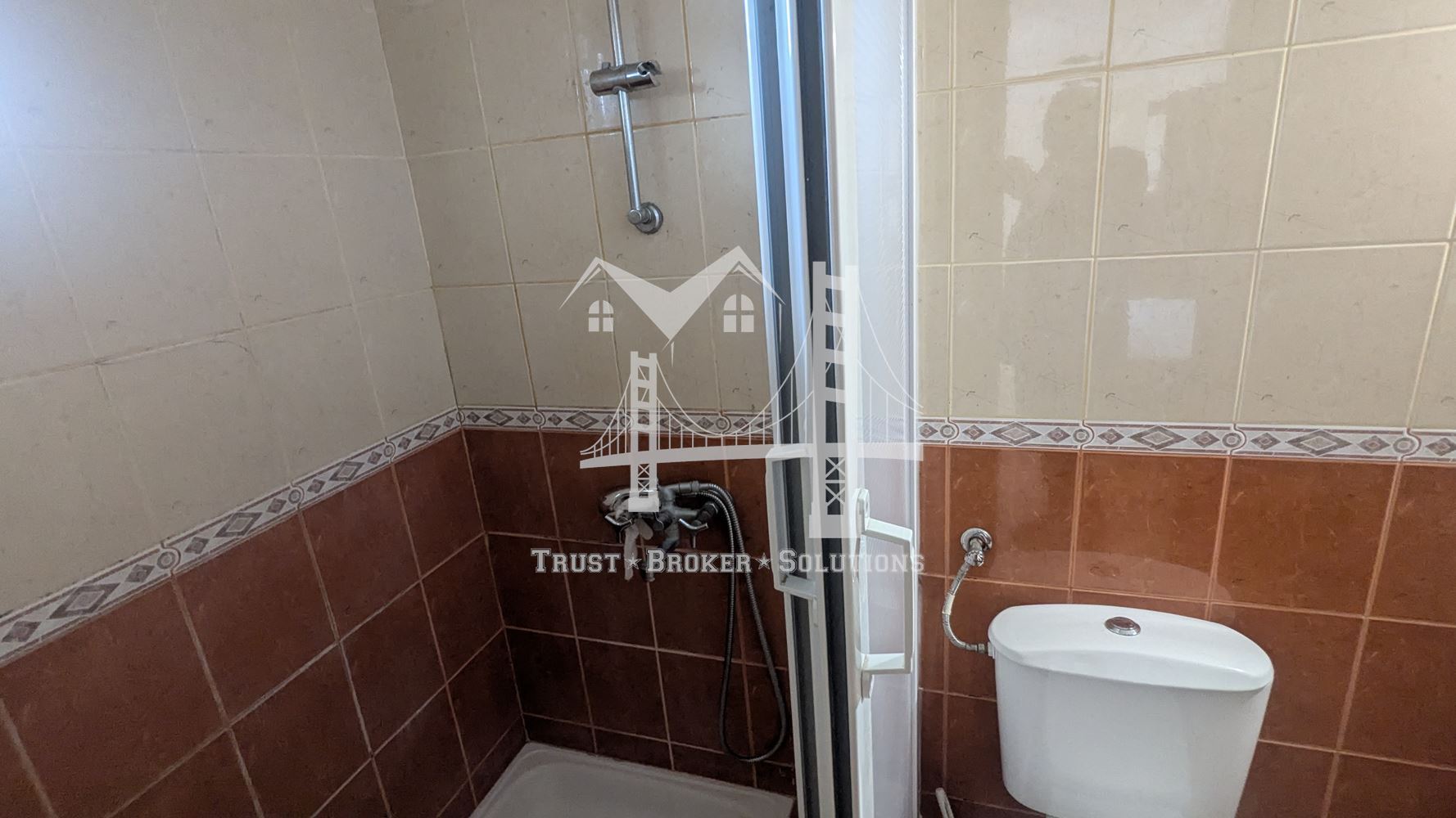 Банкя Михайлово, обзаведена и ремонтирана къща - 0