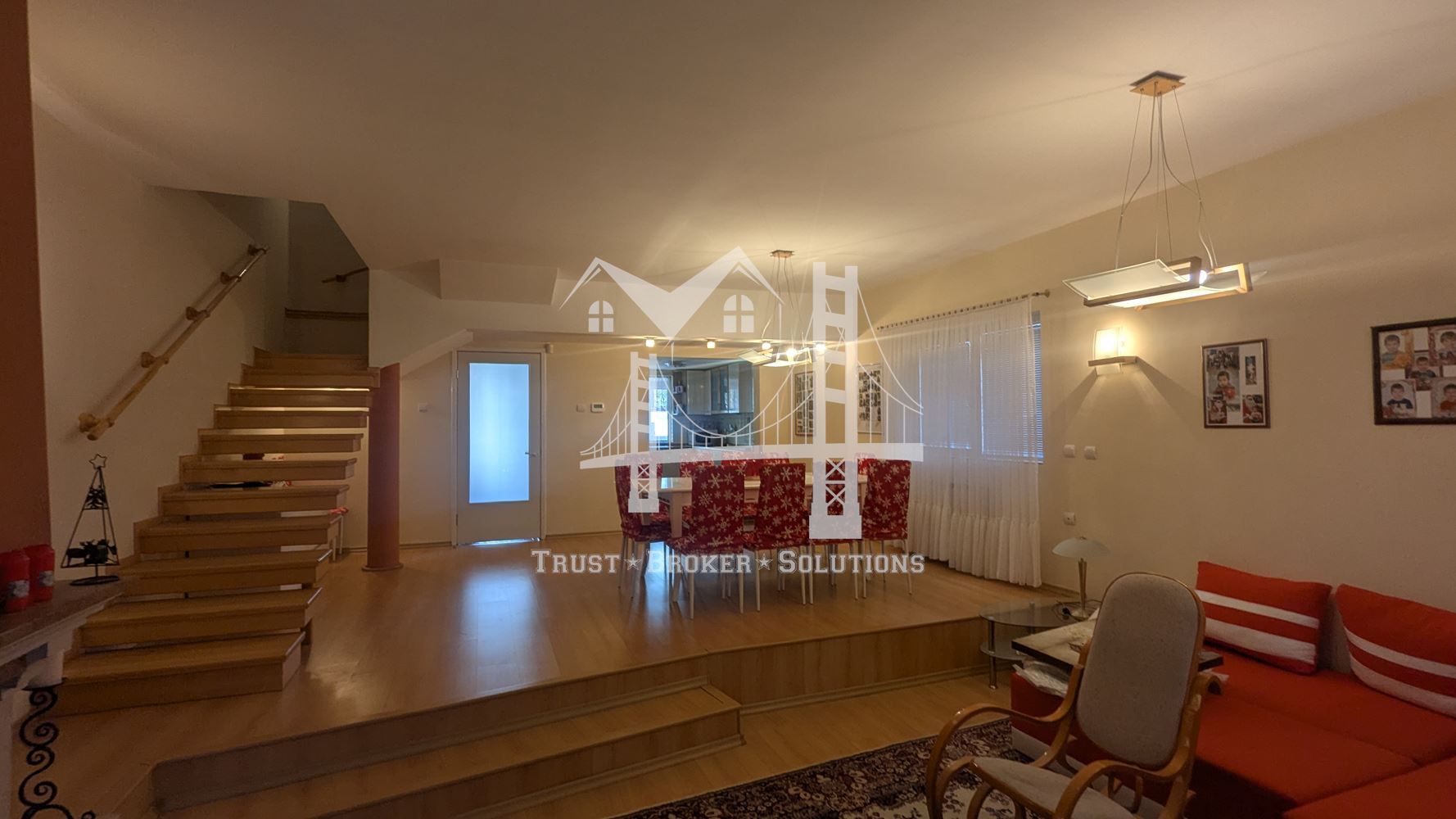 Банкя Михайлово, обзаведена и ремонтирана къща - 0