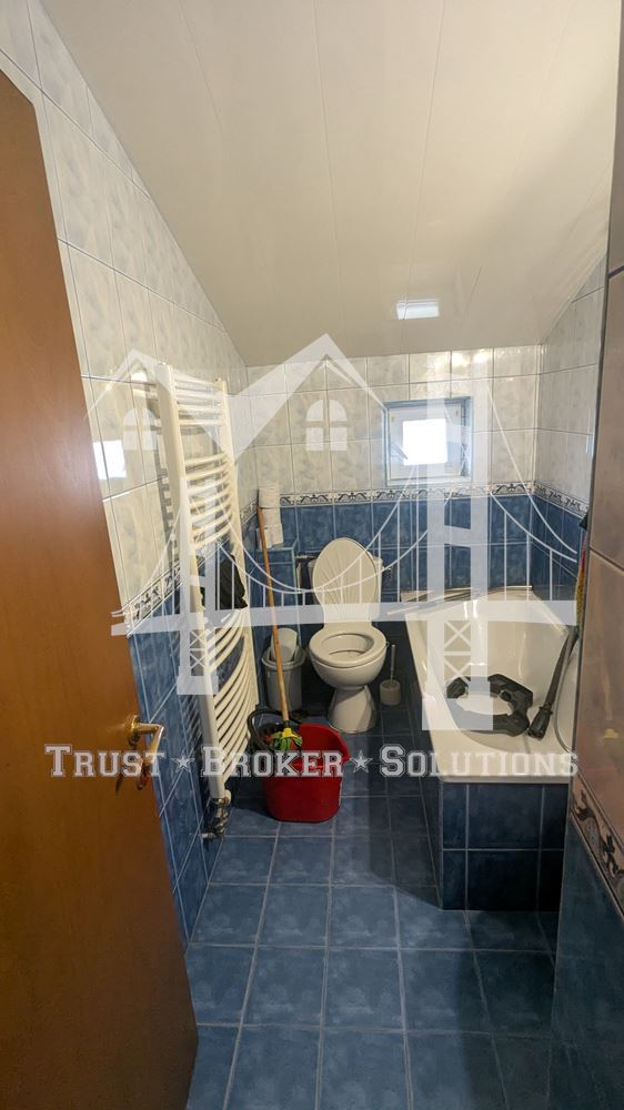 Банкя Михайлово, обзаведена и ремонтирана къща - 0