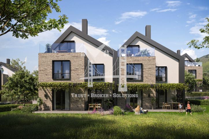 Бункера, триетажна къща в затворен комплекс - 0