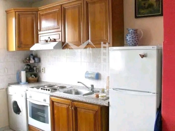 Оборище, двустаен апартамент в близост до парк "Заимов" - 0