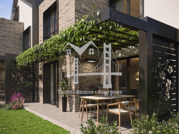 Бункера, триетажна къща в затворен комплекс - 0