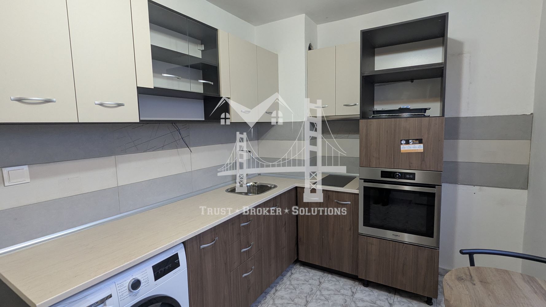 Модерно Предградие, двустаен обзаведен апартамент - 0