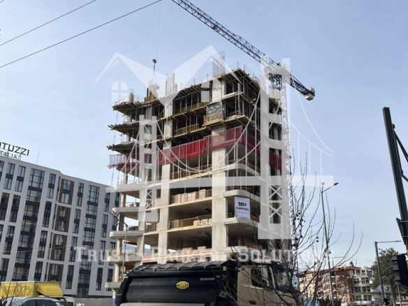 Витоша, тристаен апартамент в новострояща се сграда - 0