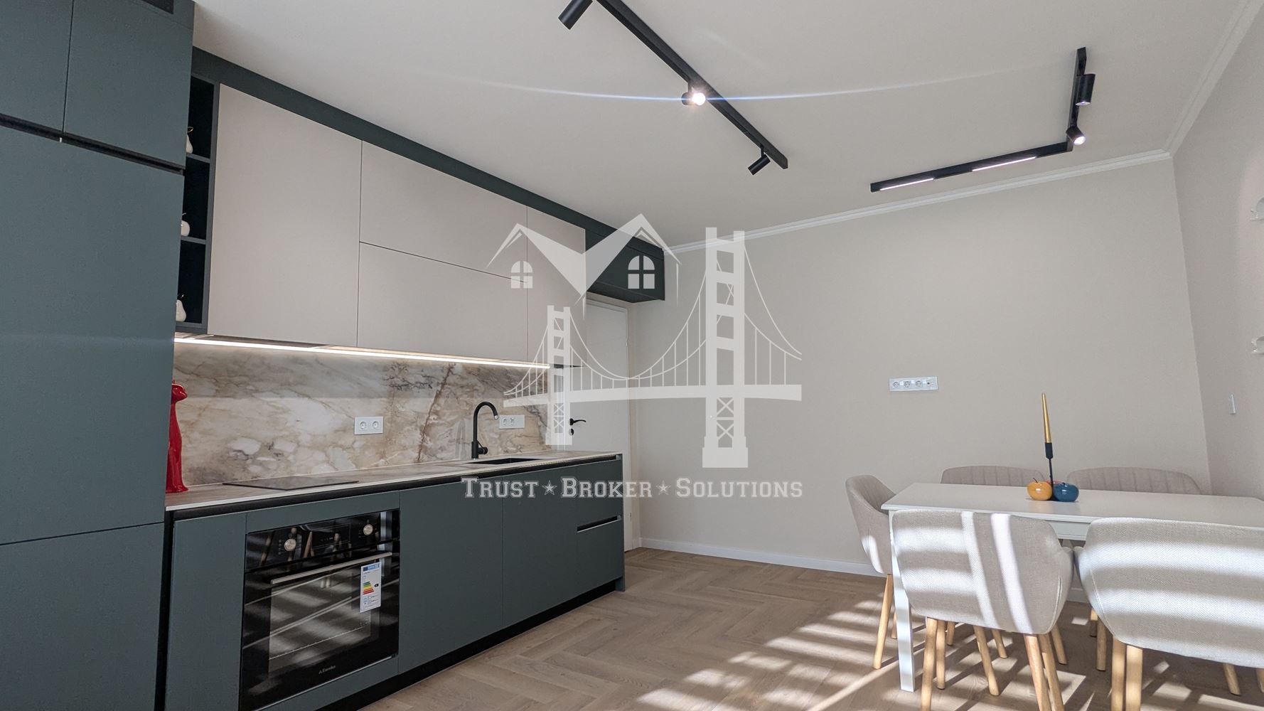 Оборище, два двустайни апартаменти готови за отдаване или за живеене - 0