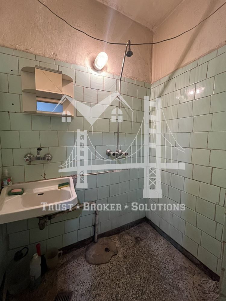 Гоце Делчев, тристаен апартамент в близост до училище - 0