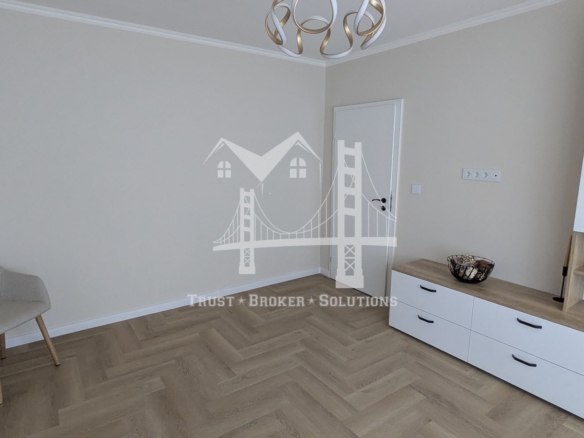 Оборище, четиристаен обзаведен апартамент с паркоместа - 0