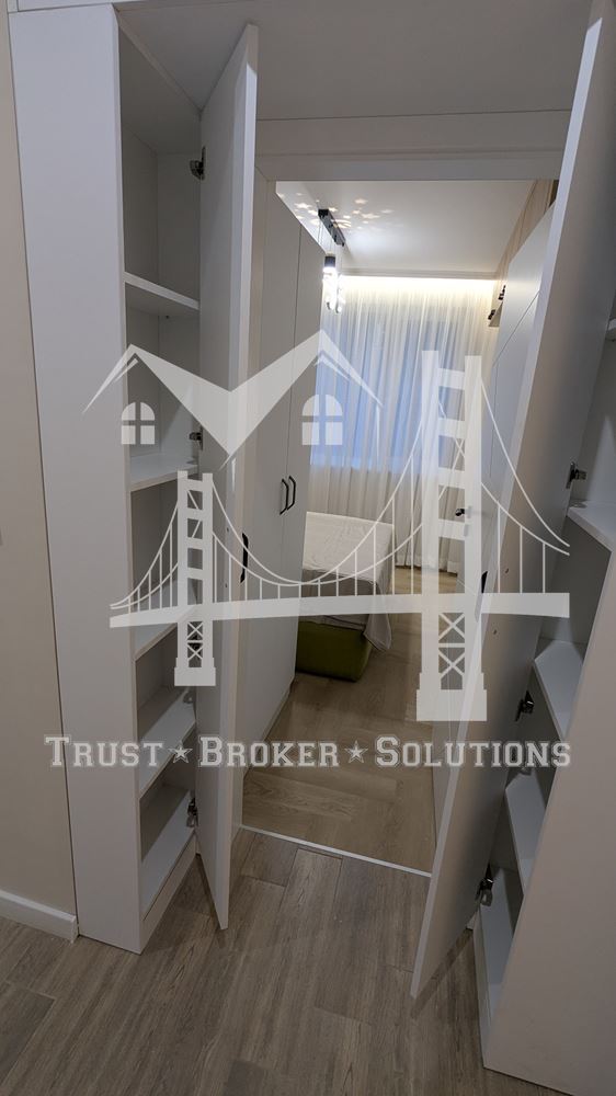 Оборище, четиристаен обзаведен апартамент с паркоместа - 0