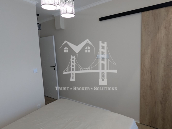 Оборище, четиристаен обзаведен апартамент с паркоместа - 0