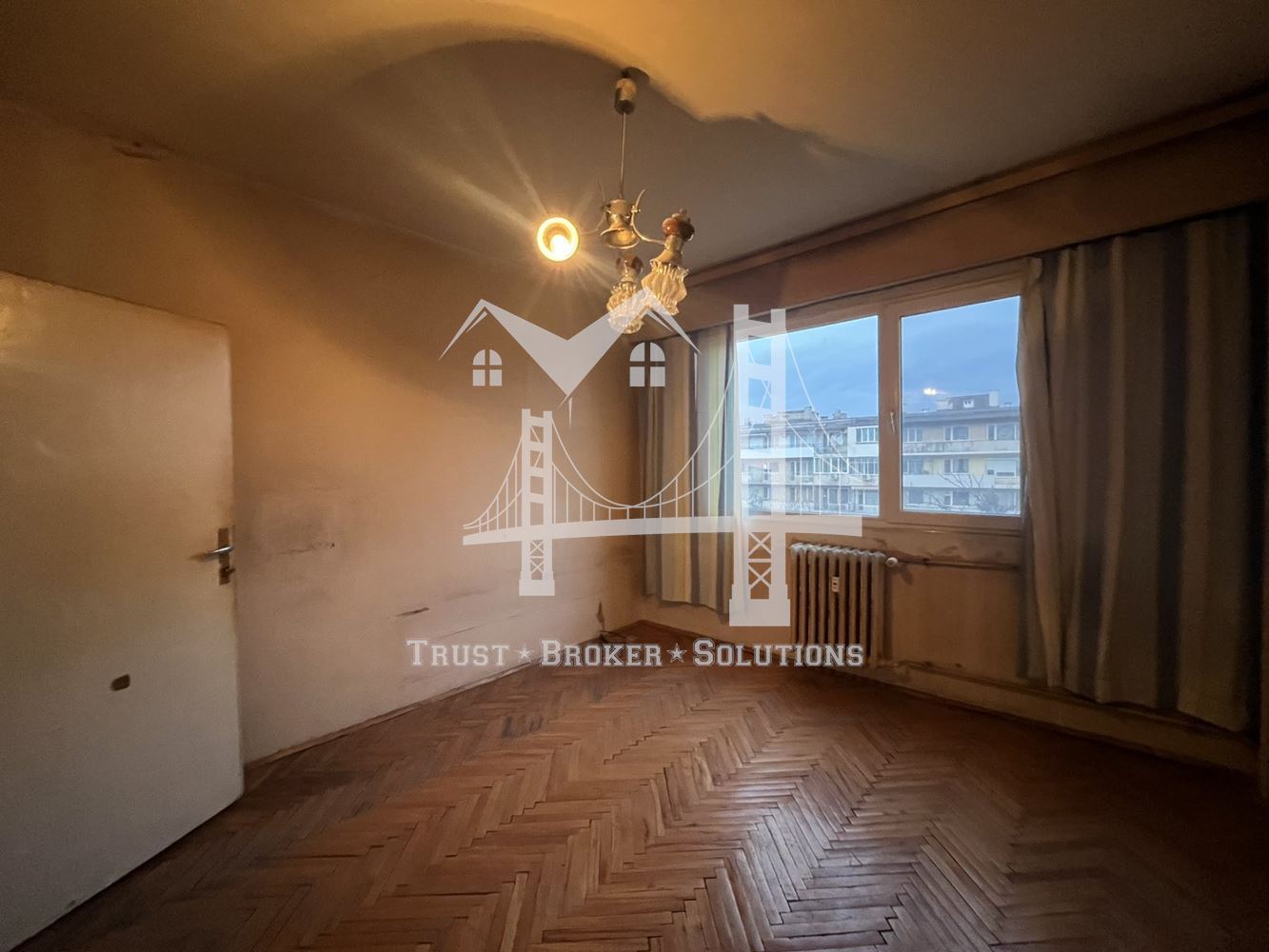 Гоце Делчев, тристаен апартамент в близост до училище - 0