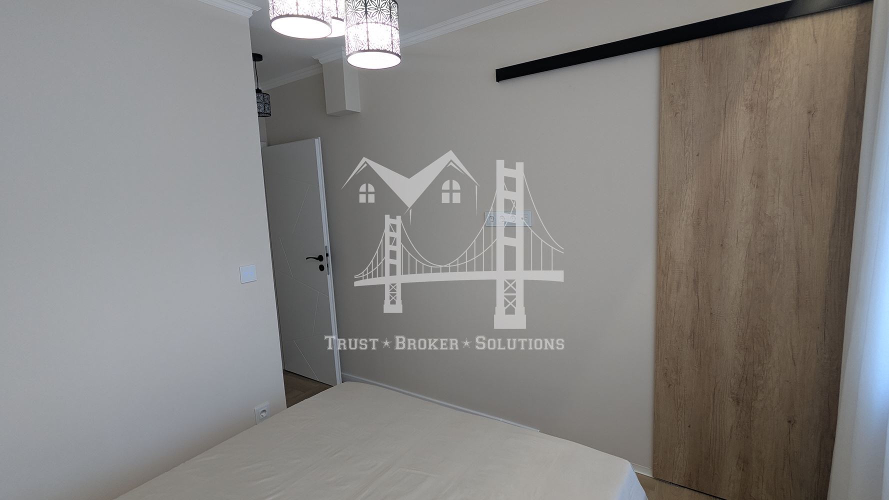 Оборище, два двустайни апартаменти готови за отдаване или за живеене - 0