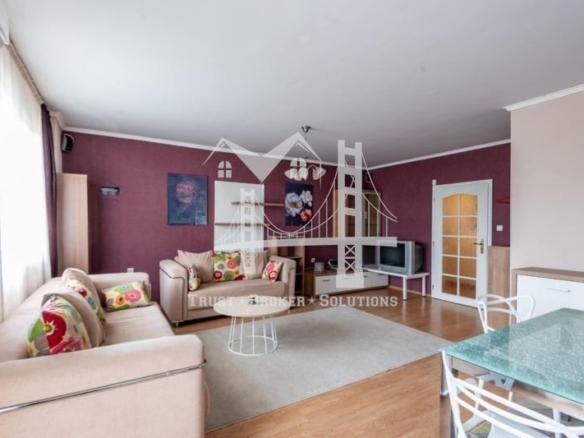 Младост 4, тристаен апартамент в близост до парк - 0