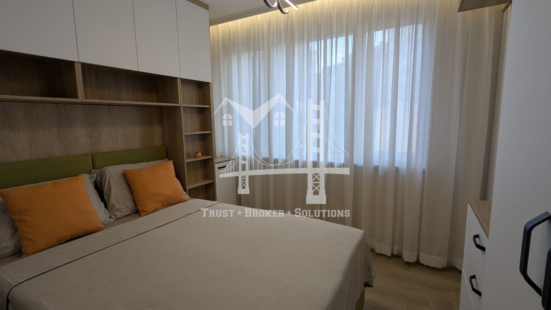 Оборище, два двустайни апартаменти готови за отдаване или за живеене - 0