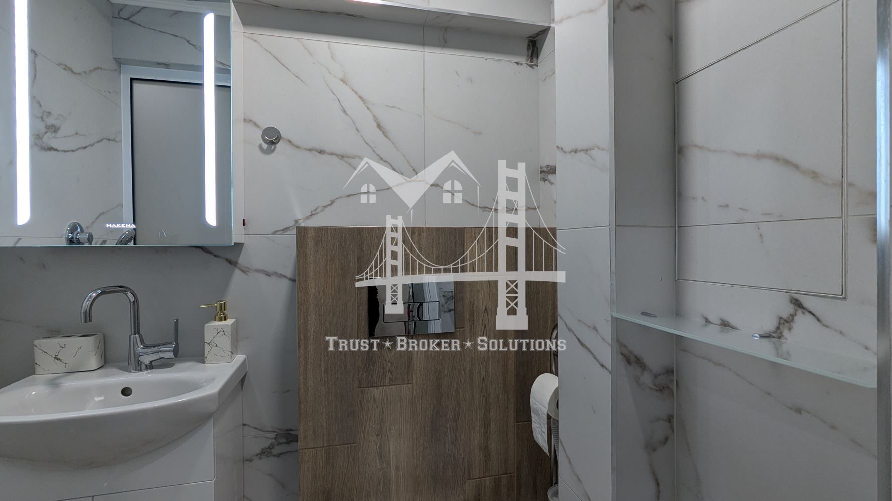 Оборище, четиристаен обзаведен апартамент с паркоместа - 0