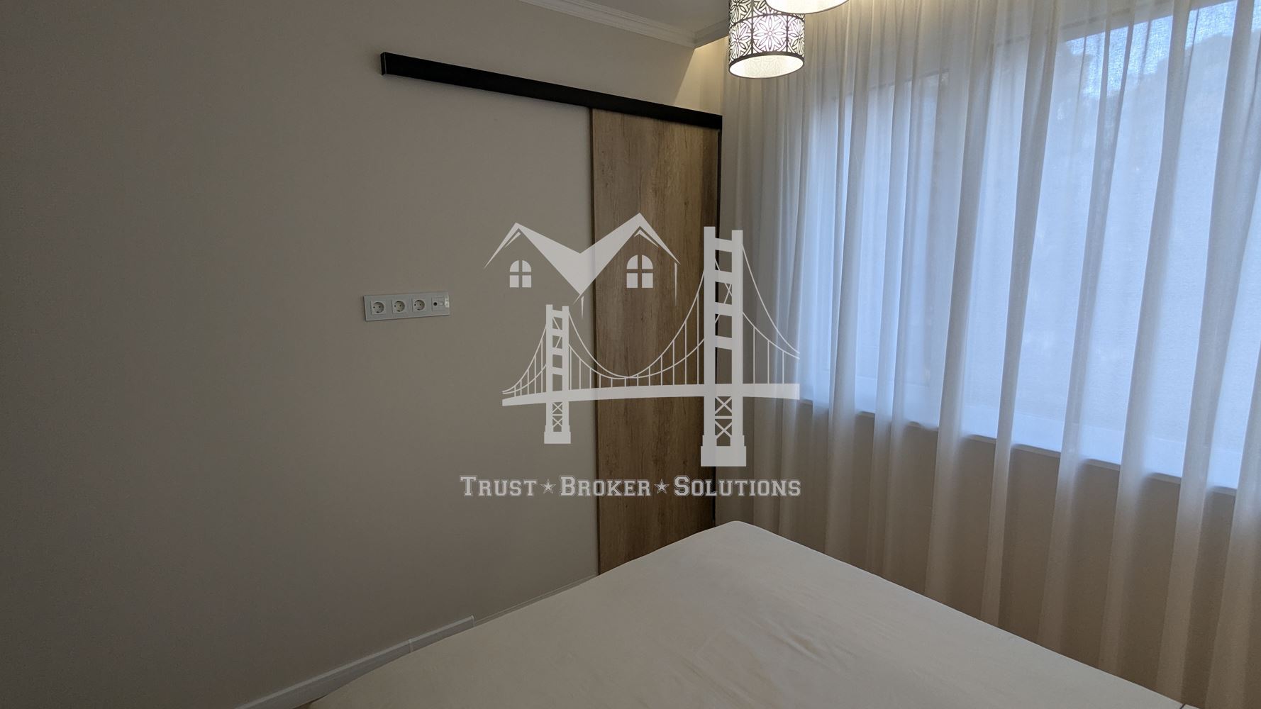 Оборище, два двустайни апартаменти готови за отдаване или за живеене - 0