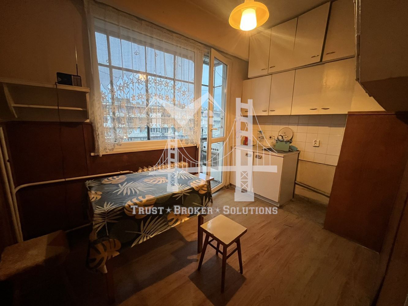 Гоце Делчев, тристаен апартамент в близост до училище - 0