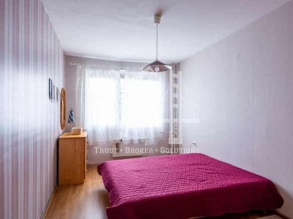 Младост 4, тристаен апартамент в близост до парк - 0