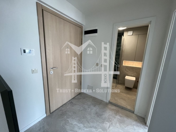 Банишора, двустаен апартамент, стилно ремонтиран и обновен - 0