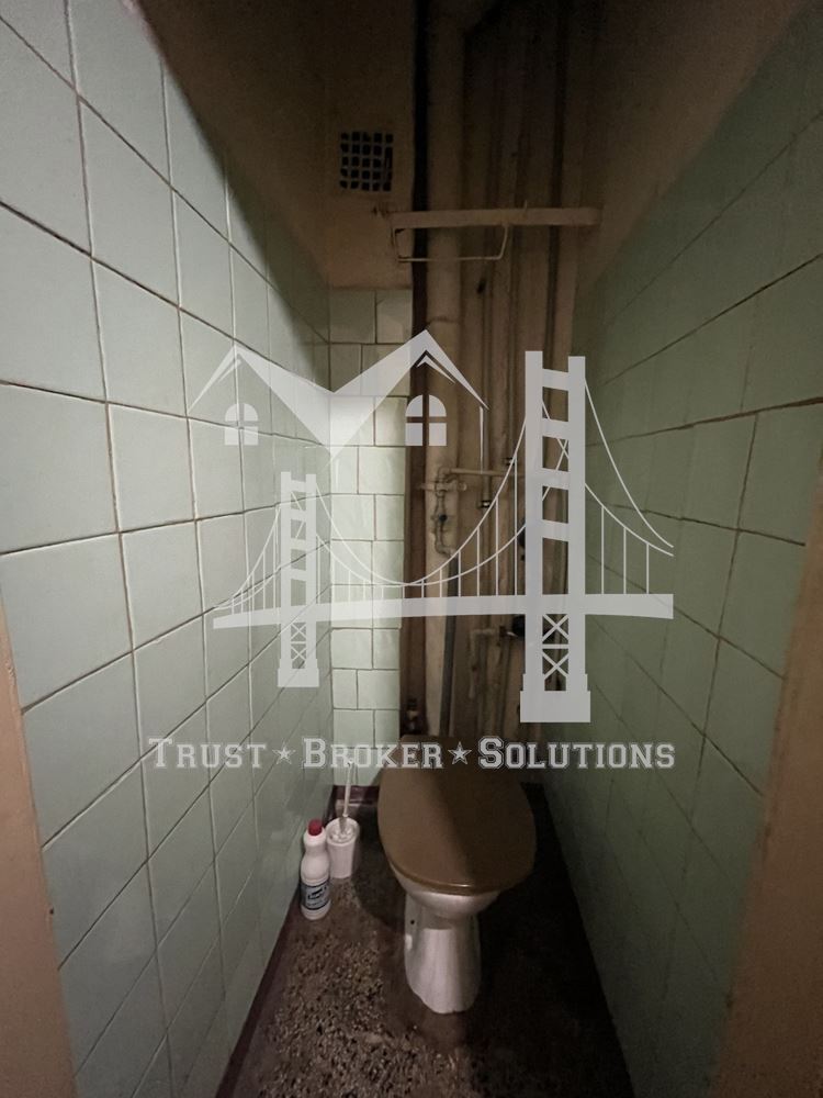 Гоце Делчев, тристаен апартамент в близост до училище - 0